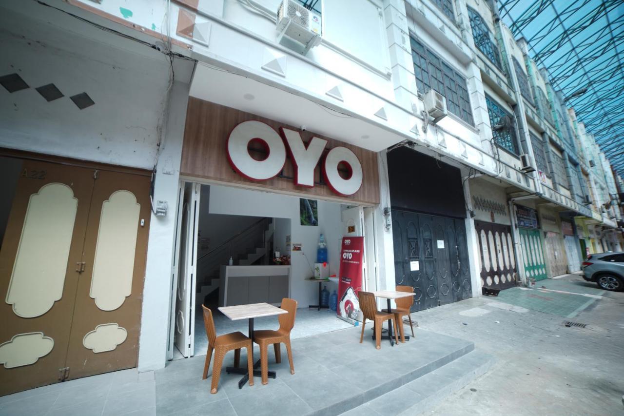 Oyo 90830 Multatuli Guest House Медан Экстерьер фото