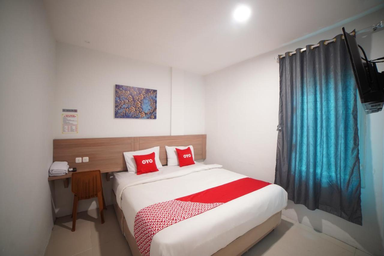 Oyo 90830 Multatuli Guest House Медан Экстерьер фото