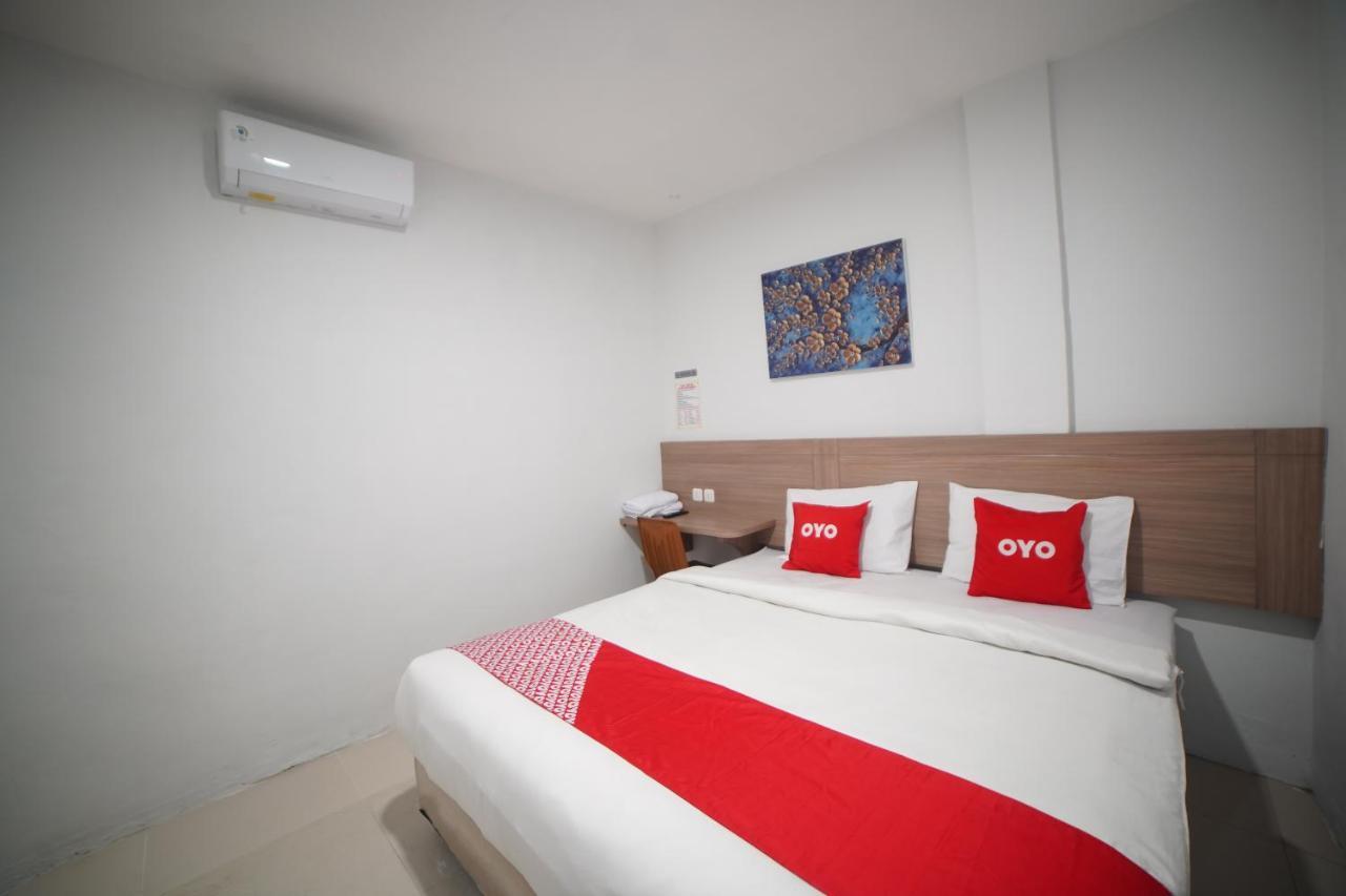 Oyo 90830 Multatuli Guest House Медан Экстерьер фото